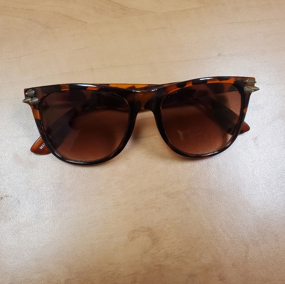 FREE WITH PURCHASE - Studded Sunglasses - Picture 1 of 8